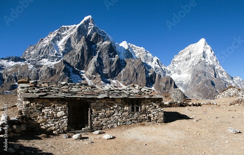 Dusa village, typical nepalese stony chalet #90911484