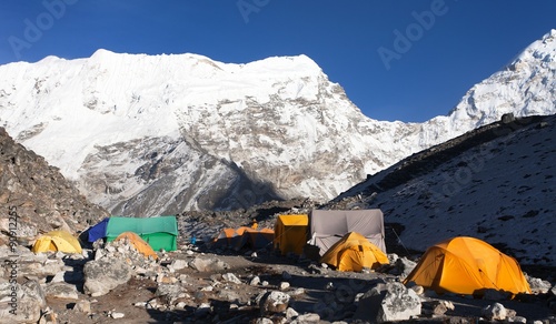 Tableau sur toile Base Camp of Island Peak (Imja Tse) near Mount Everest