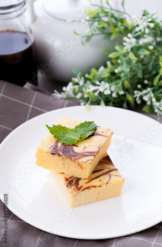 Obraz na płótnie Cheese cake brownies w salonie