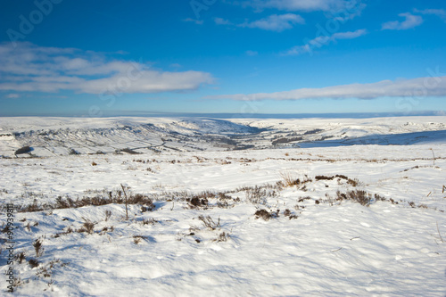 Fototapeta Naklejka Na Ścianę i Meble -  Snowy winter countryside landscape scene