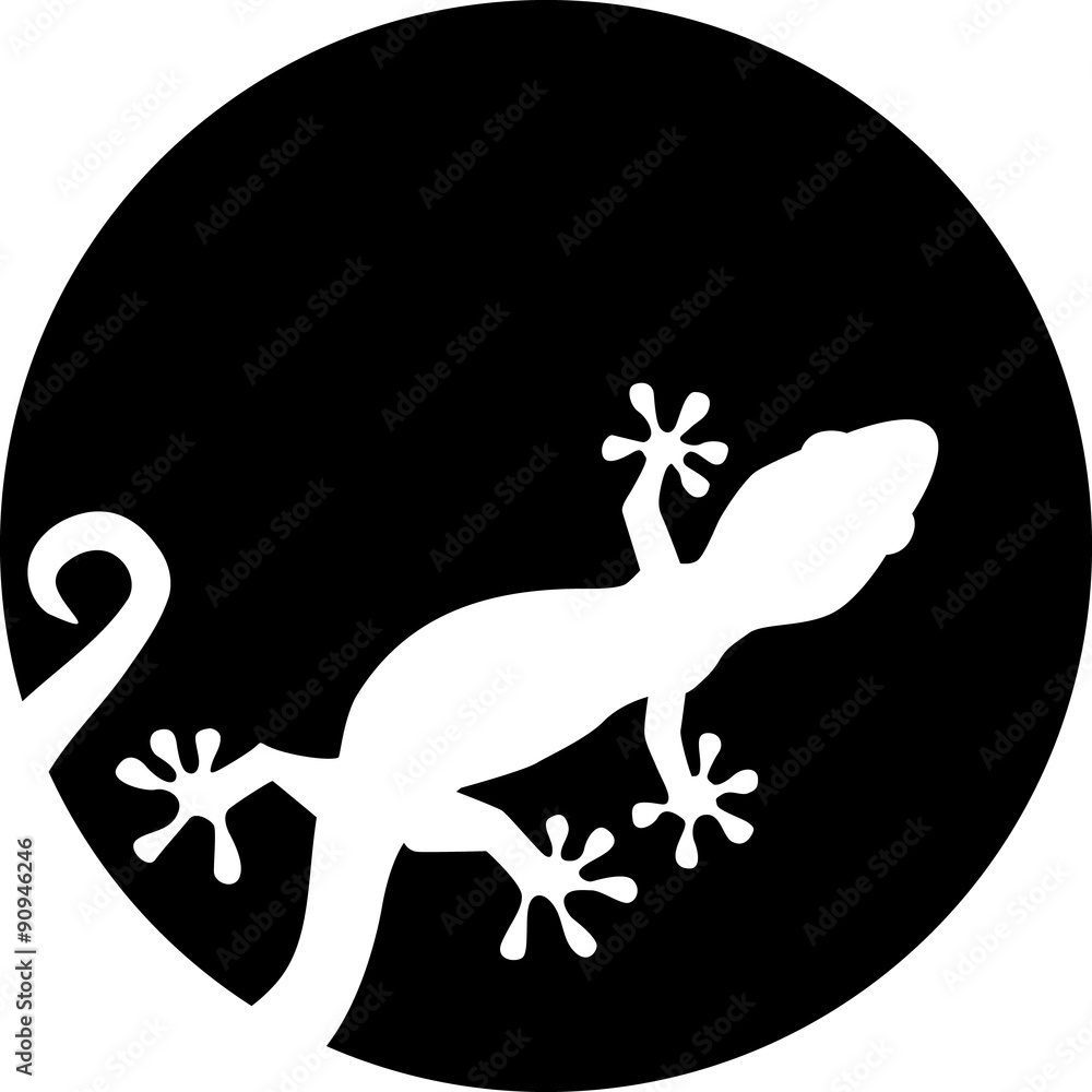 Naklejka premium Gecko silhouette in front of moon