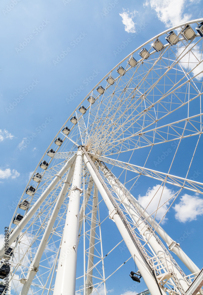 Ferris Wheel on Sunny Day Ferris Wheel on Sunny Day