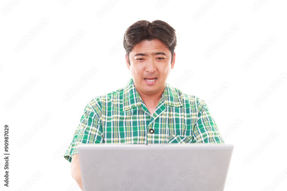 笑顔の男性