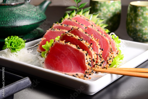 Sashimi in sesame-crested Tuna