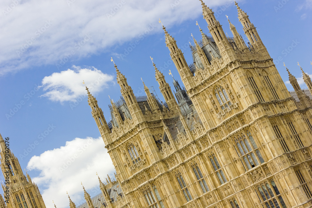 Φωτογραφία Iconic view of the Gothic Revival eastern face of the Palace of Westminster, Lon