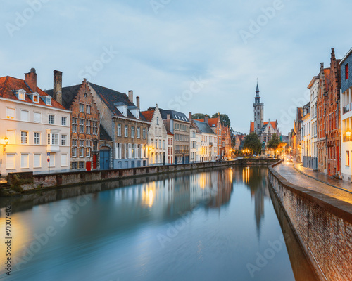  Jan van Eyck Square over the waters of Spiegelrei, Bruges