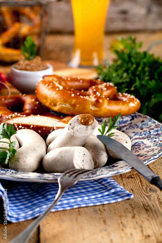 Oktoberfest weißwurste mit breze und bier Oktoberfest weißwurste mit breze und bier