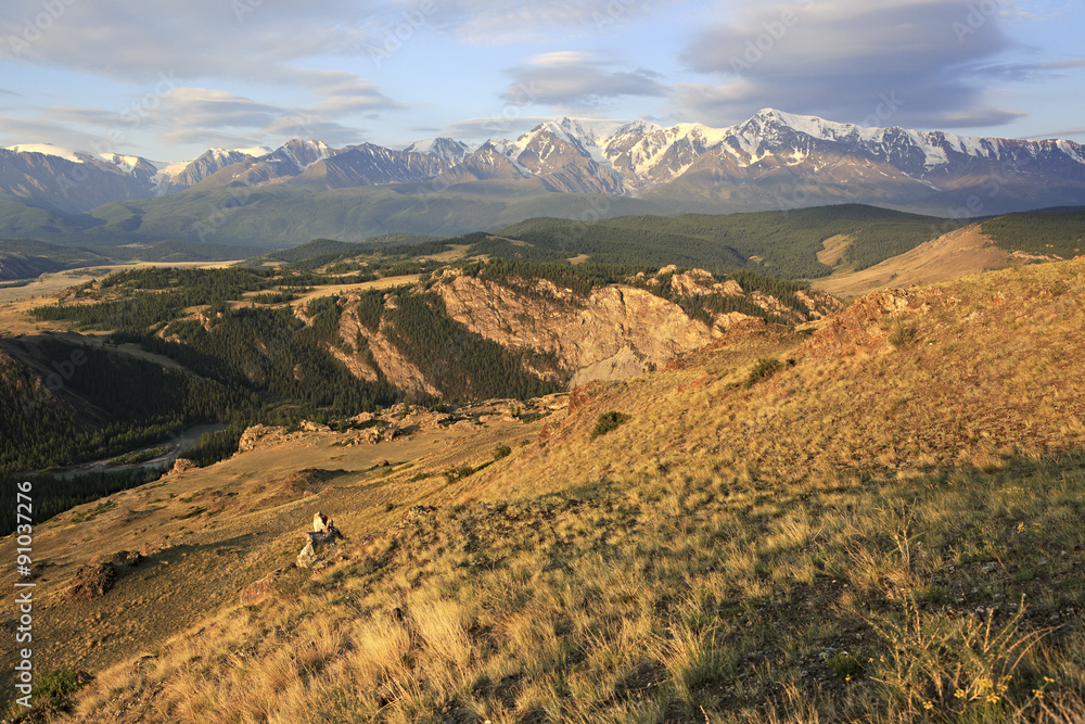 Fototapeta premium Kurai steppe and North Chuya ridge at dawn.