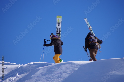 ski hors pistes - marche d'approche photo