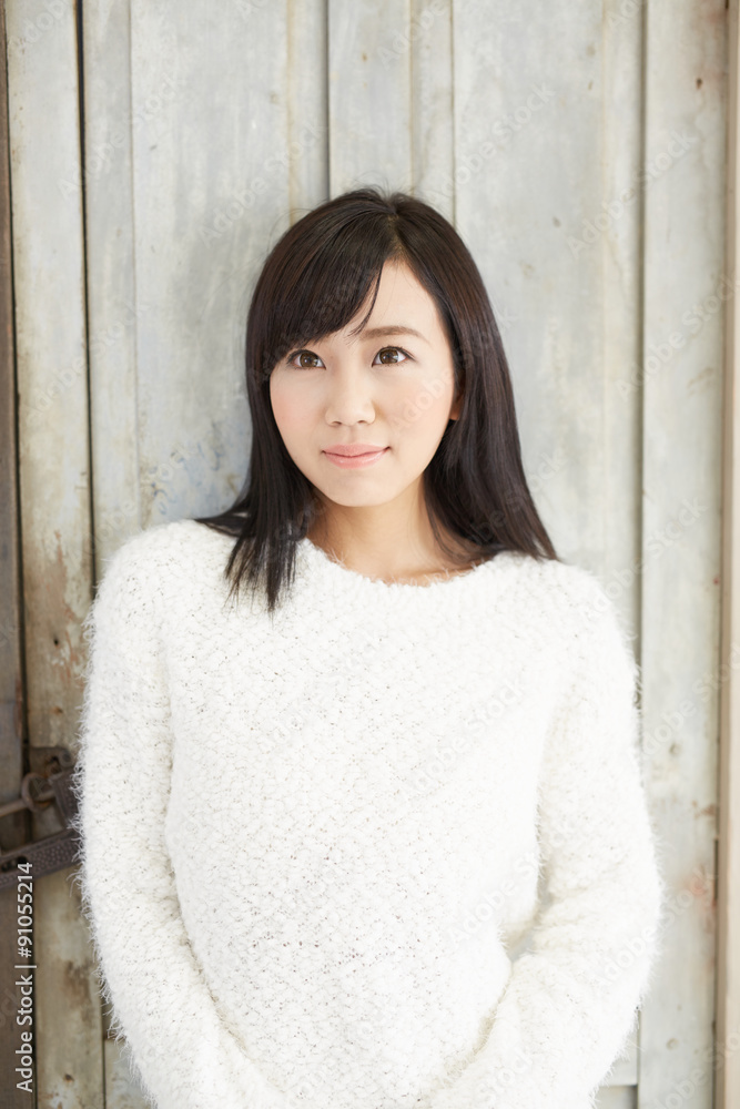 爽やかな若い女性 爽やかな若い女性