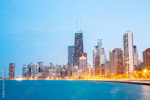 Chicago at dusk © vichie81