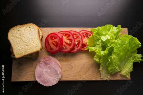 sandwich with tomato cheese and ham