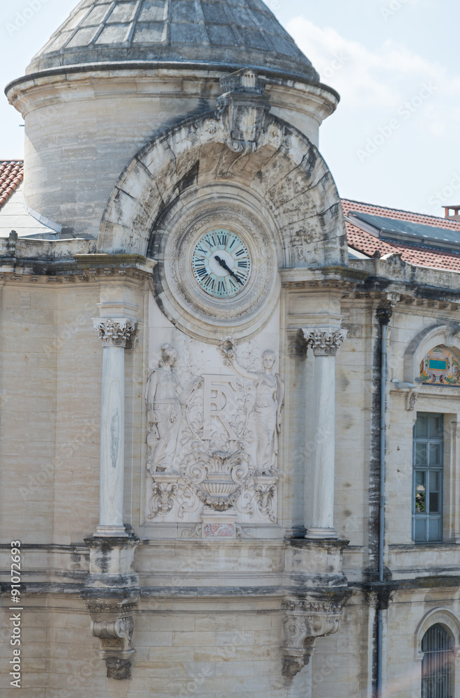 Horloge, Nîmes