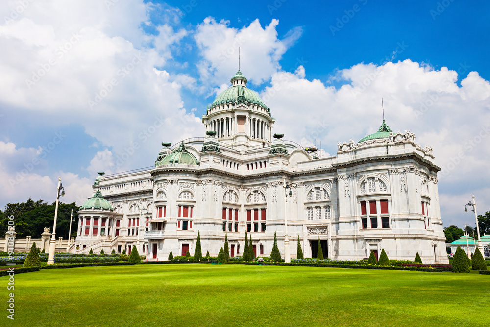 Ananta Samakhom Throne