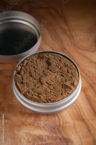 Fotografie Dry snuff a smokeless tobacco made from ground tobacco leaves popular in the 18t