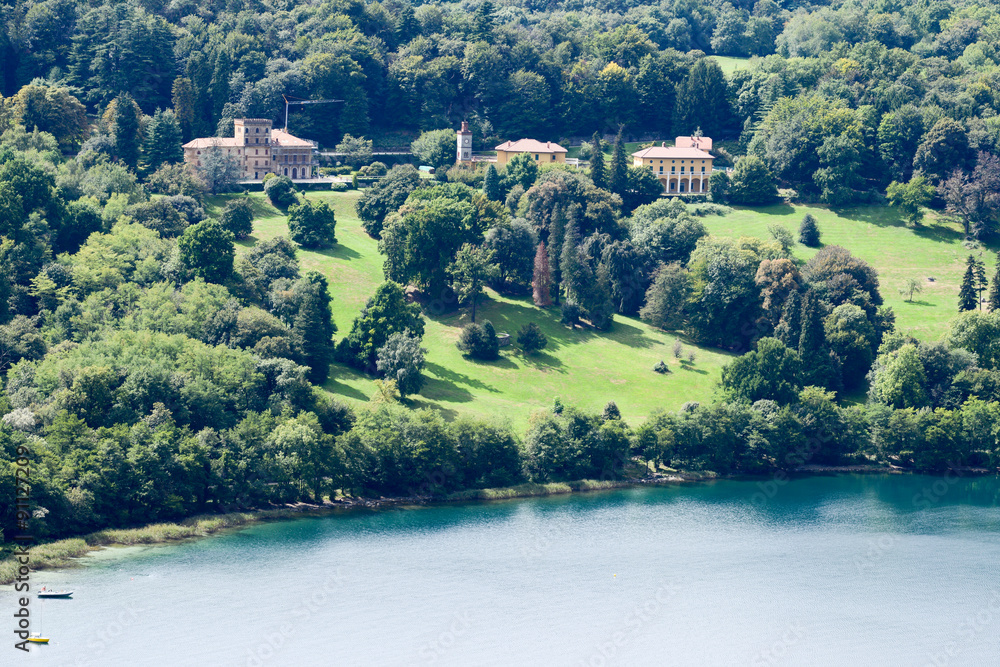 Villas with gardens on lake Orta