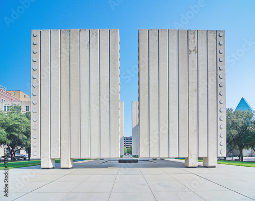Cuadro en lienzo The John F. Kennedy Memorial Plaza in Dallas