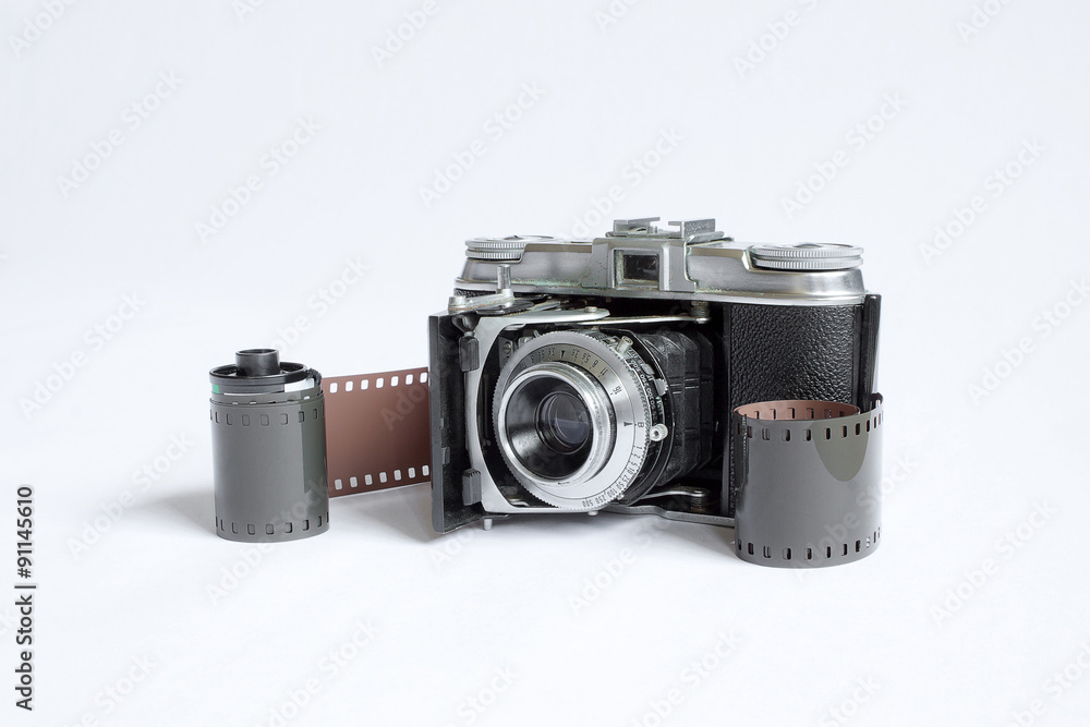 Macchina fotografica camera vintage con rullino Stock Photo