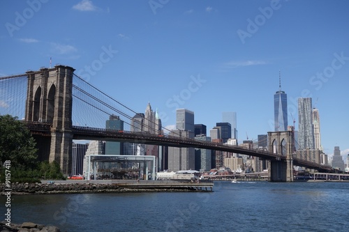 Brooklyn Bridge mit Skyline von Manhattan, New York © pattilabelle