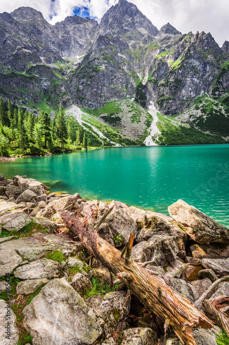 Fototapeta Naklejka Na Ścianę i Meble -  Beautiful pond in the Tatra Mountains at dawn