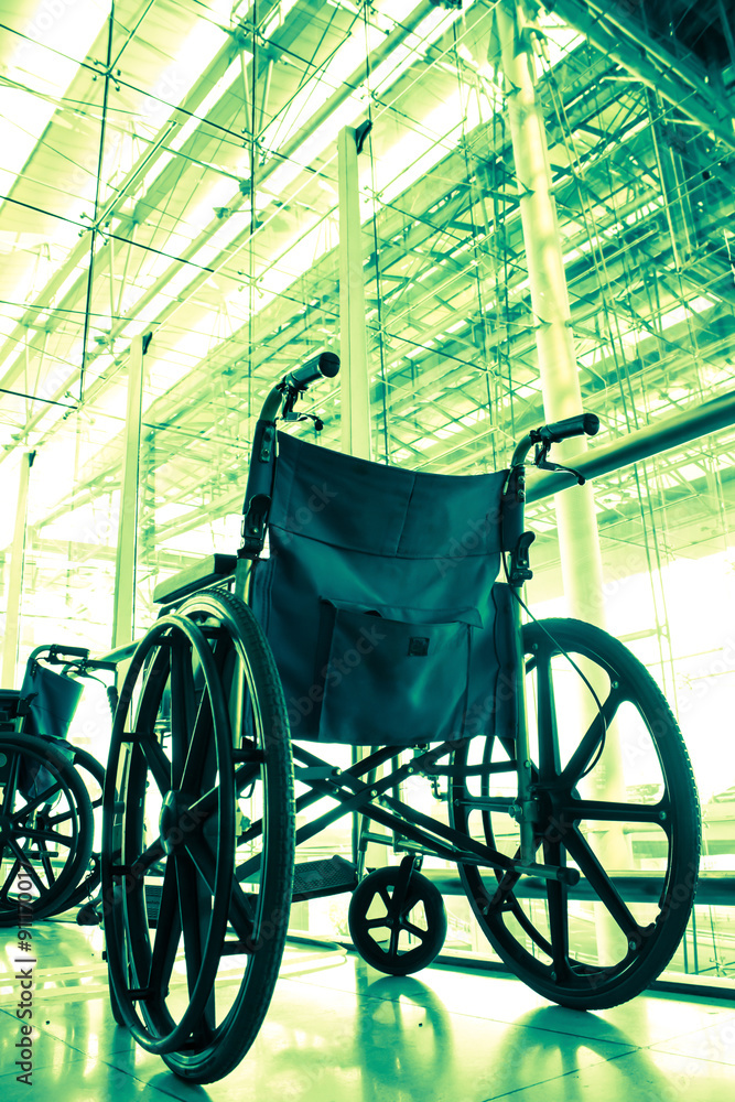 Split toning  Wheelchair service in airport