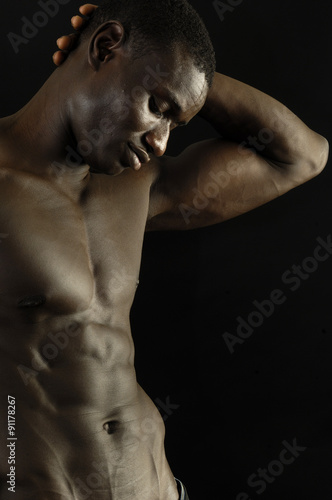 A black man with a muscular body © curto