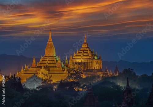 The Temples of Bagan © anekoho