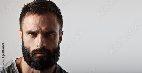 Photos Portrait of a handsome bearded man