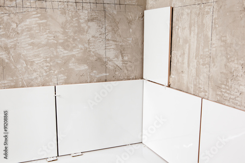 Home improvement: tiling bathroom walls