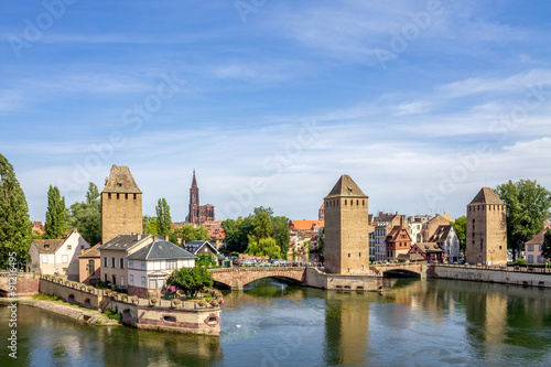 Strassburg, Gedeckte Brücken mit Blick auf das Strassburger Münster  © Sina Ettmer