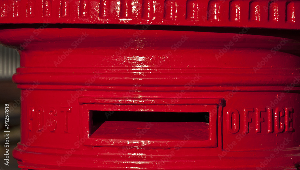 Fototapeta premium Traditional post box in London