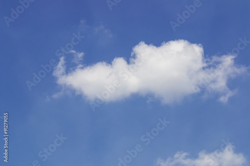 white cloud on sky © phoopanotpics