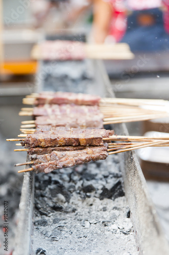 arrosticini di agnello grigliati photo