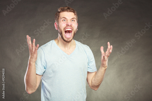 Foto Yelling man in the air.