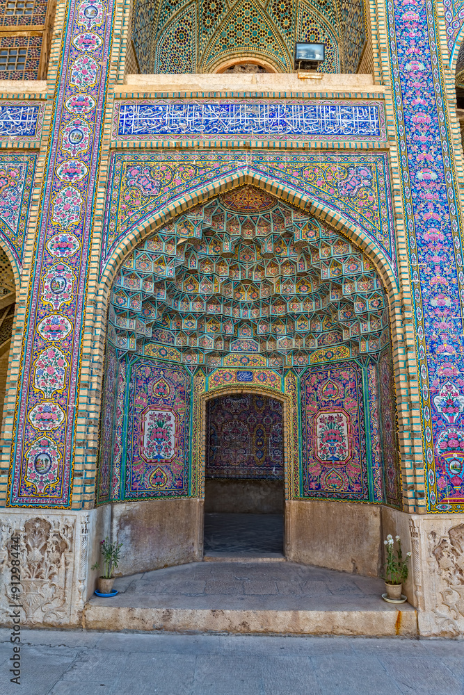 Nasir al-Mulk Mosque passage