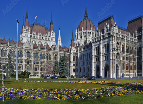 Parlamentsgebäude, Budapest, am Pester Donauufer