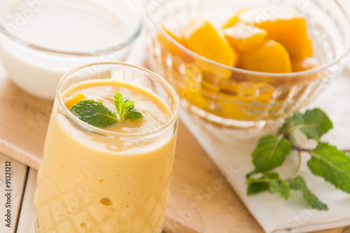 mango smoothie