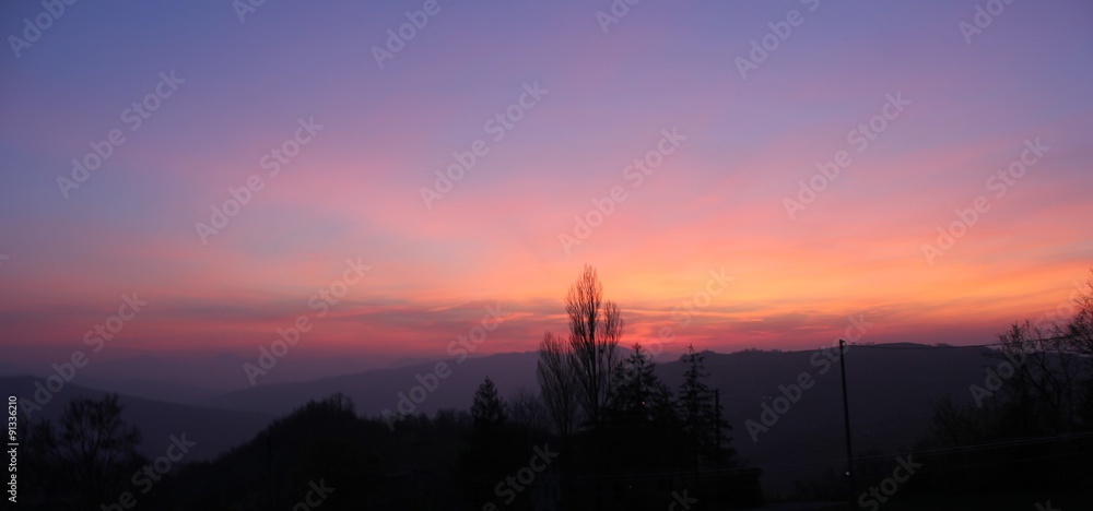 Naklejka premium panorama montano al tramonto