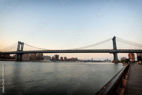 Manhattan Bridge at Sunset © Antonio Gravante