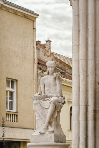 Statue