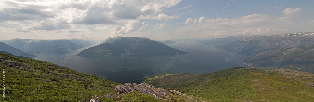 Norwegian nature / There are mountains plunging into the sea from hundreds of metres, fjords, tall mountain peaks, northern lights and midnight sun.