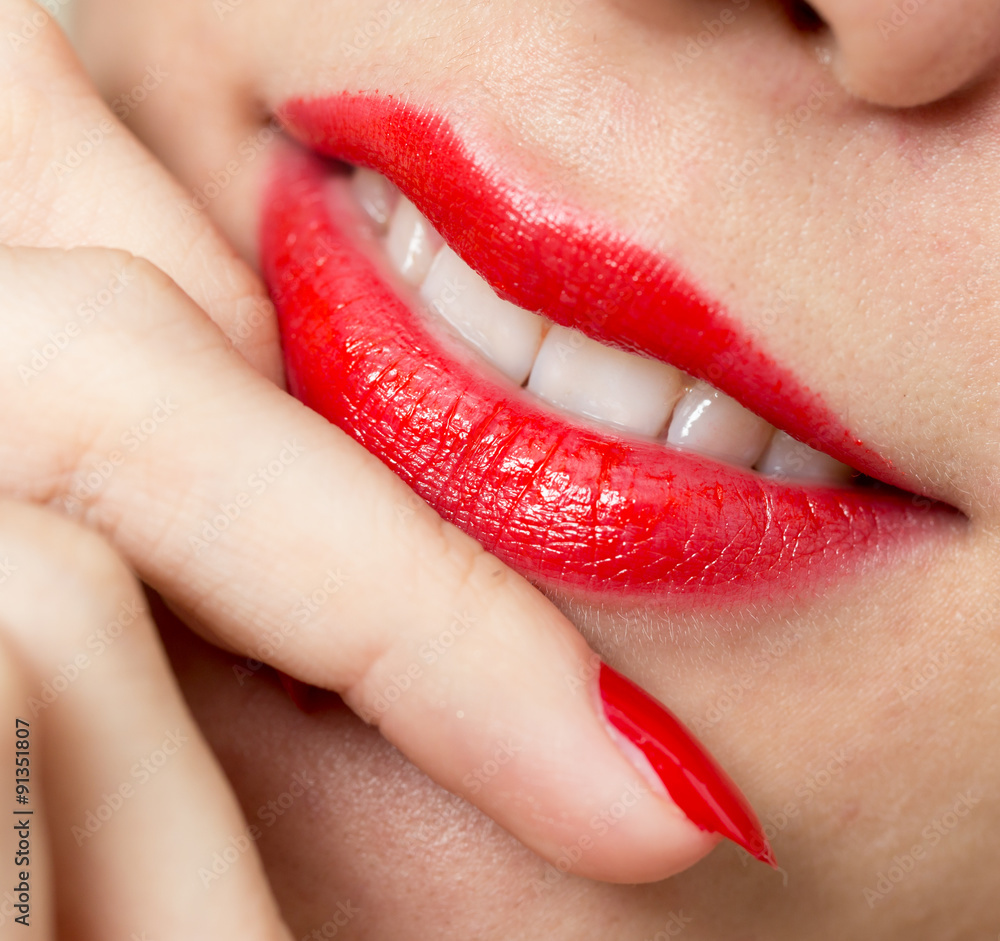 Naklejka premium red manicure and red lips