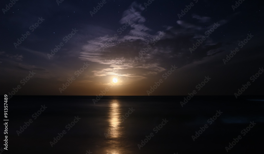 Der Mond geht auf, Arugam Bay, Sri Lanka