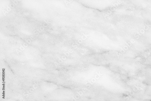 Tekstura białego marmuru, szczegółowa struktura marmuru w naturalny wzór na tło i design.