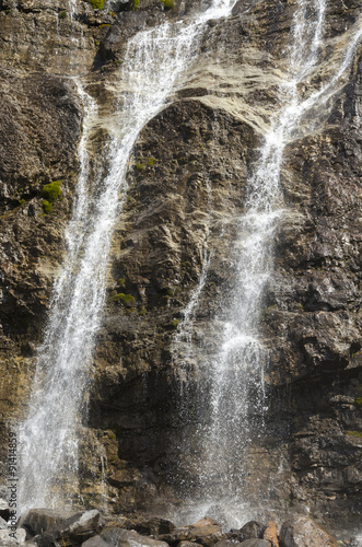 Tangle Creek Falls sulla Icefield Parkway in Canada photo