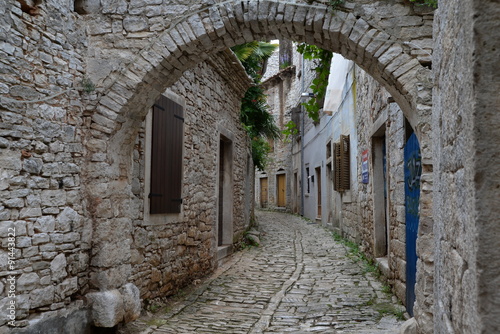 Gasse in der Altstadt von Bale  Istrien  Kroatien