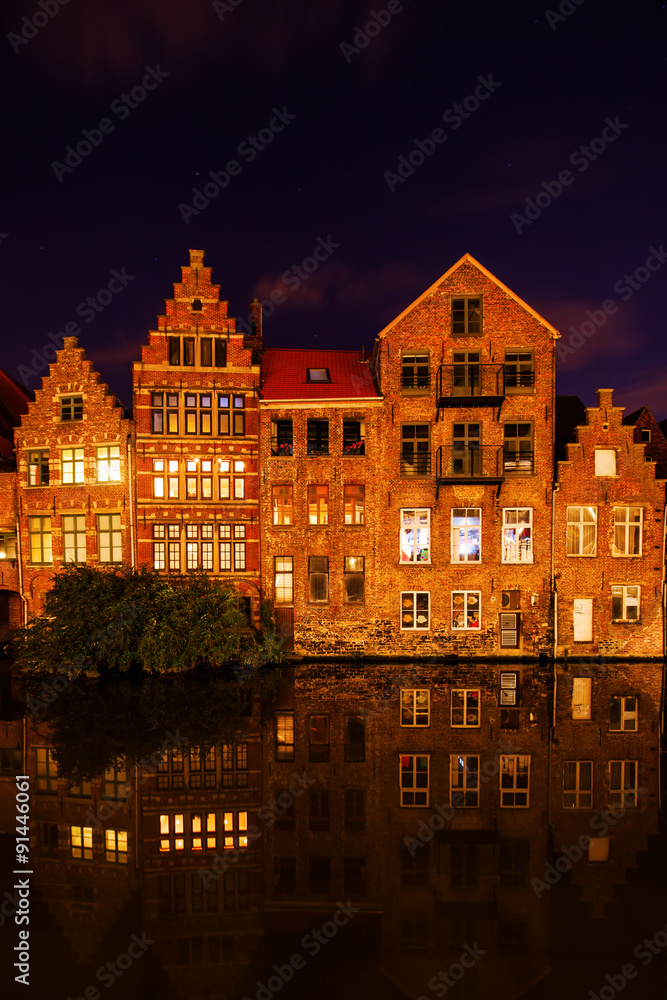 Altstadt von Gent bei Nacht