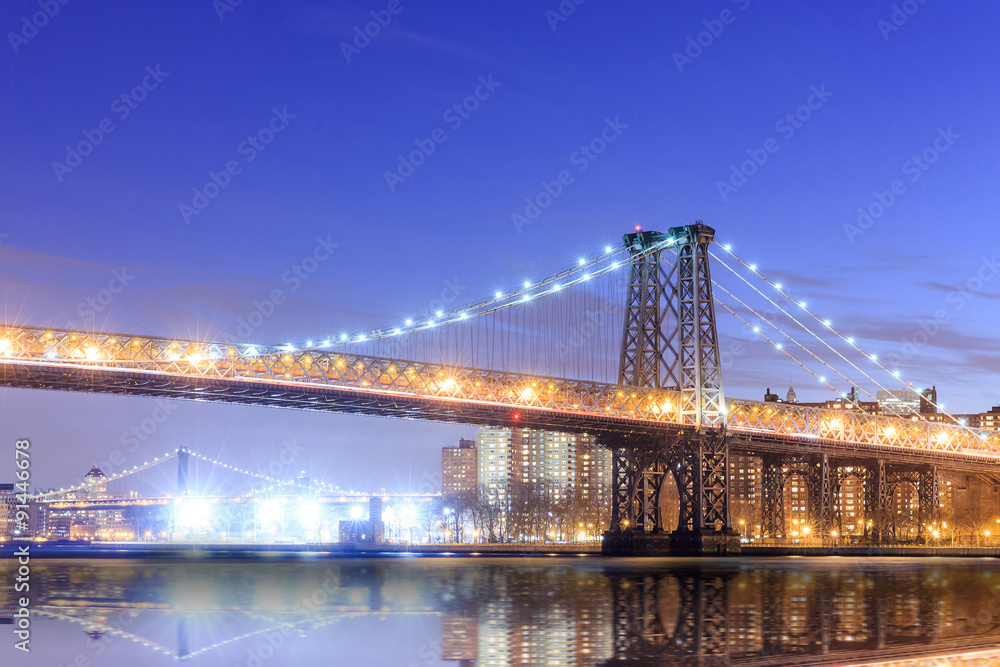 Fototapeta premium Williamsburg Bridge z panoramą Nowego Jorku.