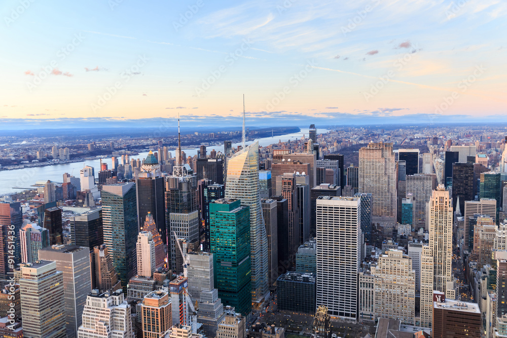 Fototapeta premium Panoramę Nowego Jorku z miejskimi drapaczami chmur