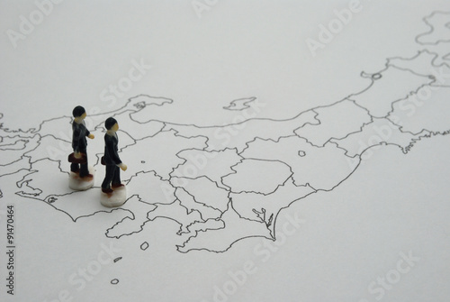白地図とビジネスマン